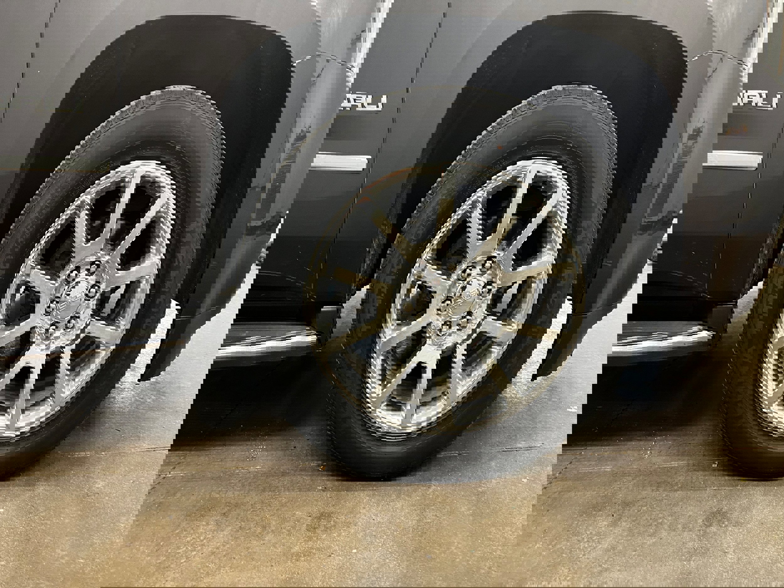 Used 2015 GMC Yukon Denali w/ Touring Package image 8