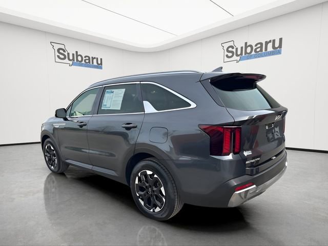 Used 2024 Kia Sorento S FWD image 5