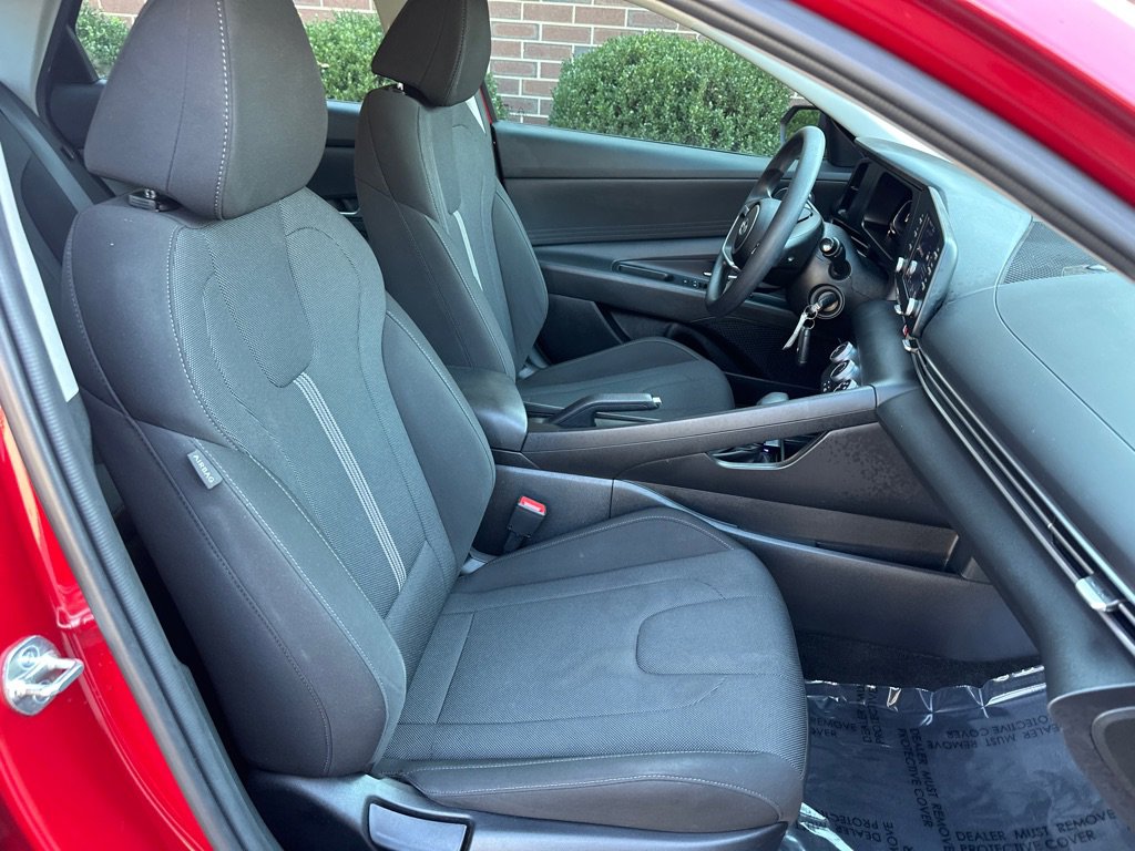 Used 2024 Hyundai Elantra SE image 18