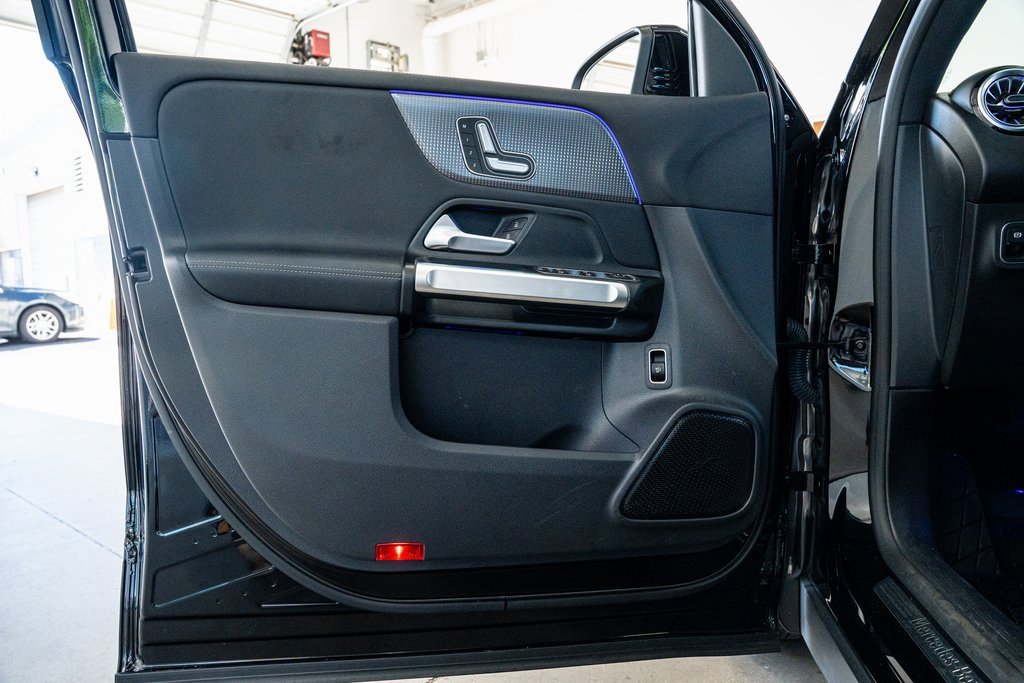 Used 2023 Mercedes-Benz EQB 350 4MATIC SUV w/ Exclusive Package image 32