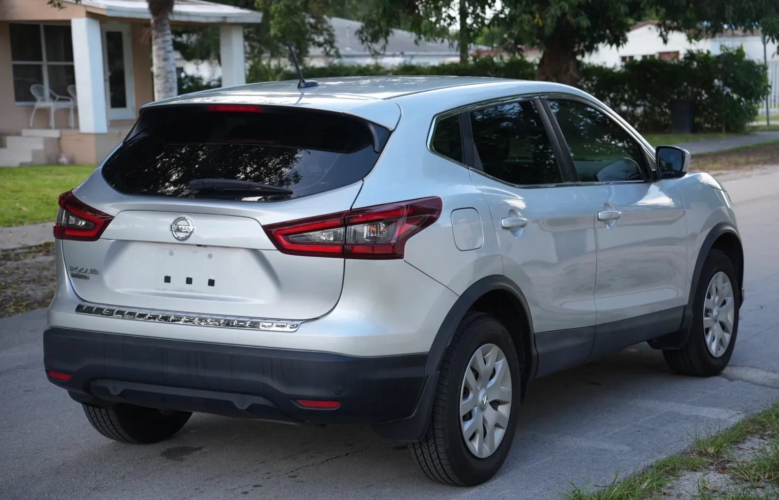 Used 2020 Nissan Rogue Sport S FWD image 6