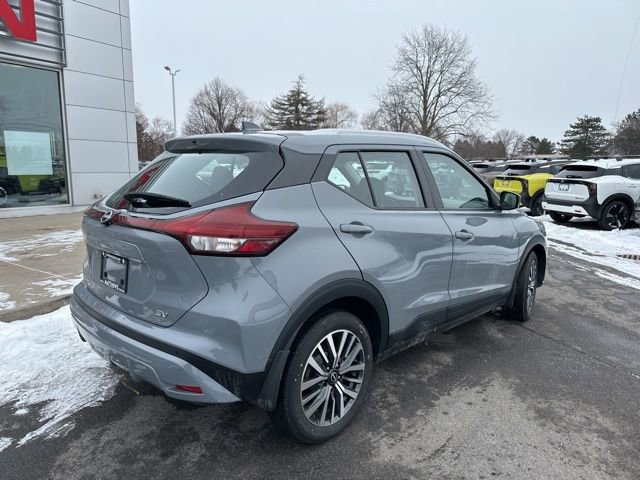 Certified 2022 Nissan Kicks SV image 7