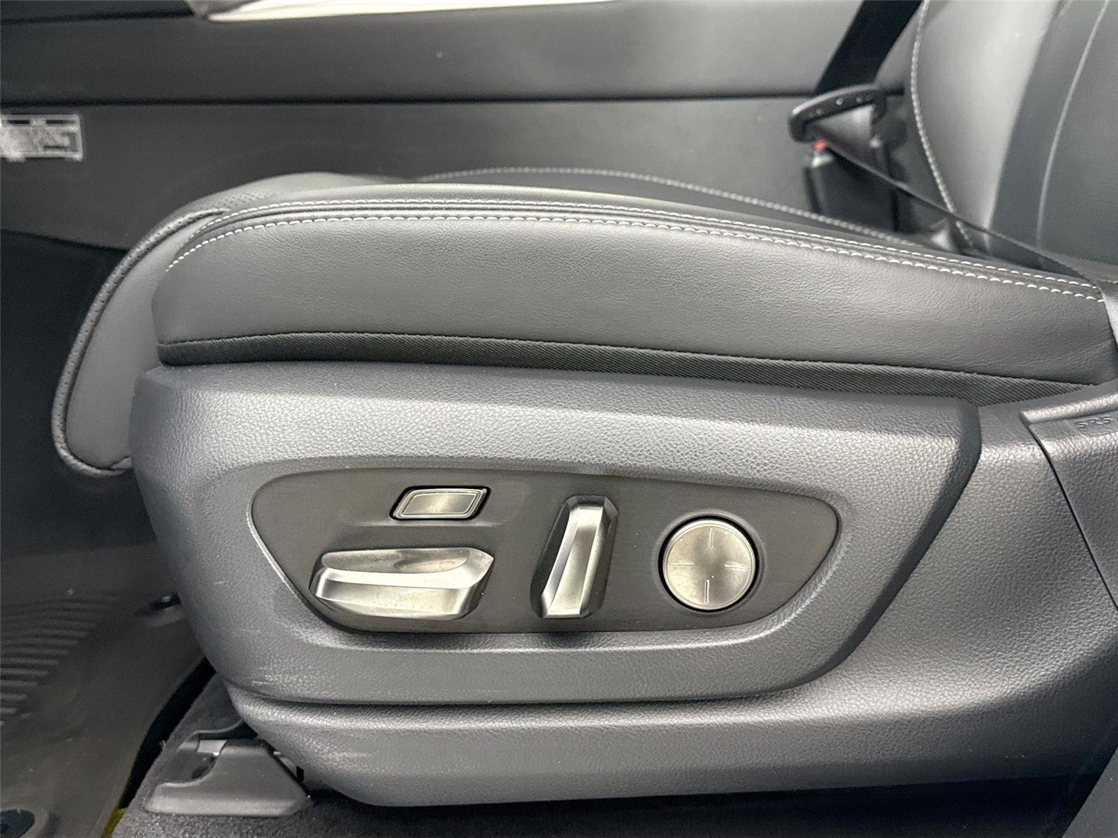 Used 2024 Lexus LX 600 F Sport image 31