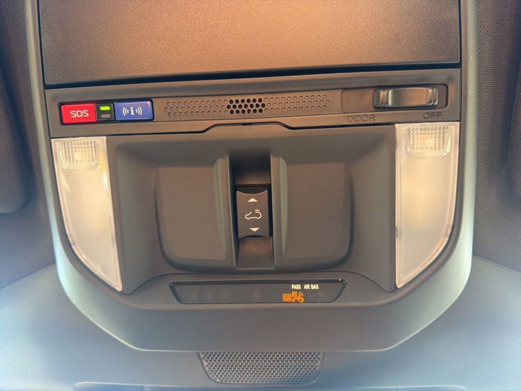 Used 2025 Subaru Forester Premium image 39