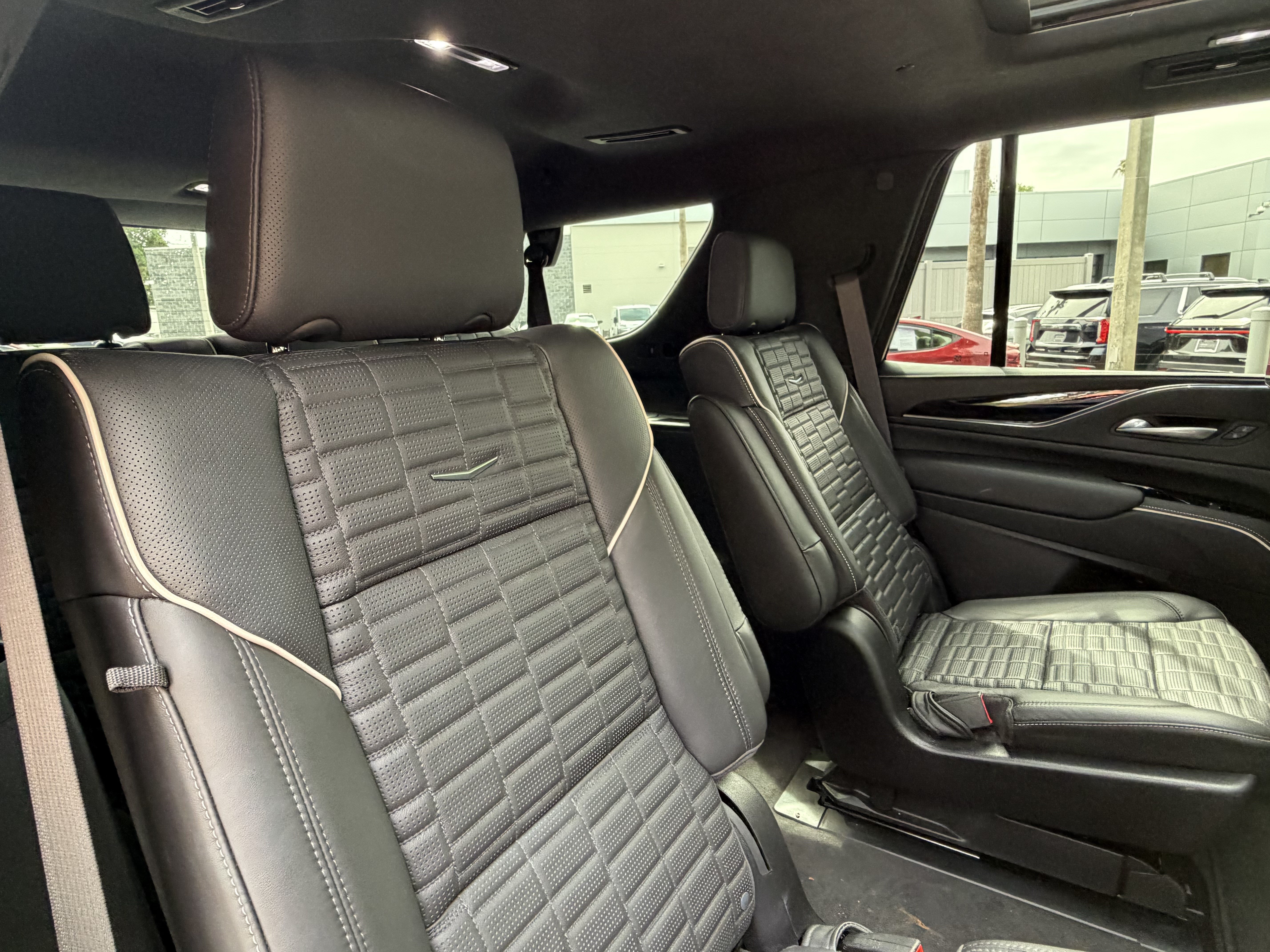 Used 2024 Cadillac Escalade V w/ LPO, ONYX Package AWD/4WD image 41