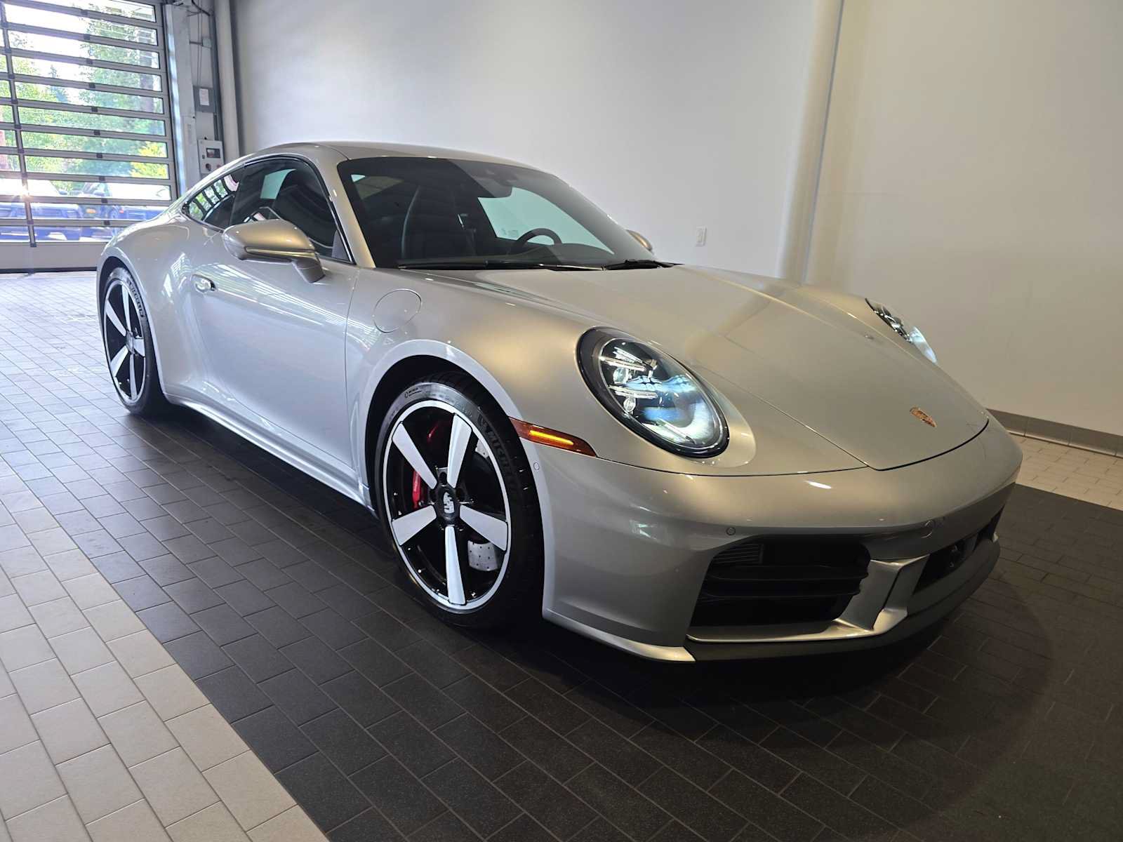 Used 2025 Porsche 911 Carrera S RWD image 9