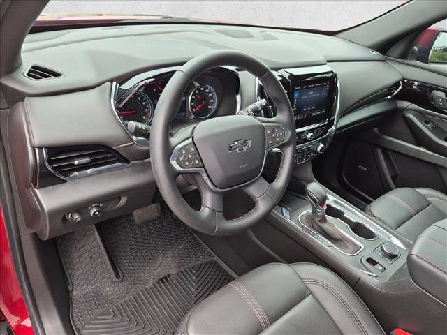 Used 2023 Chevrolet Traverse RS FWD image 16
