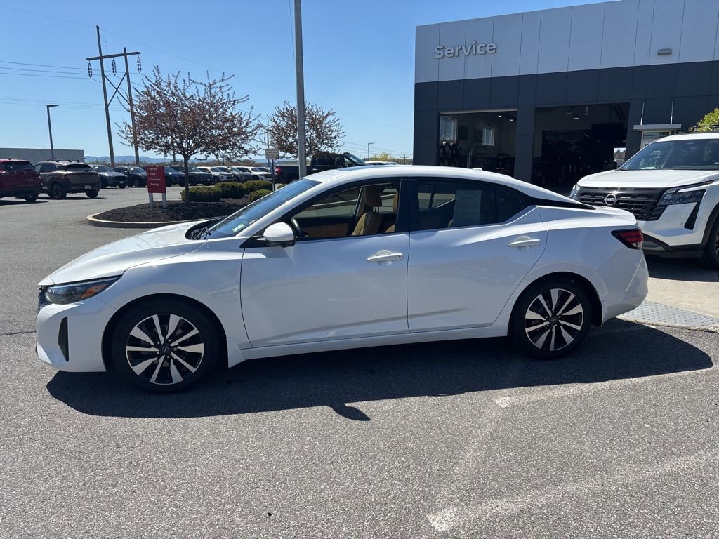 Used 2024 Nissan Sentra SV w/ SV Premium Package FWD image 4