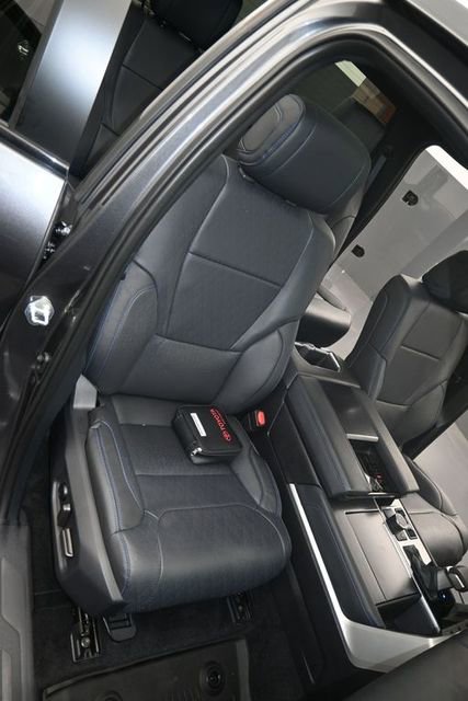 Used 2025 Toyota Tundra Platinum AWD/4WD image 16