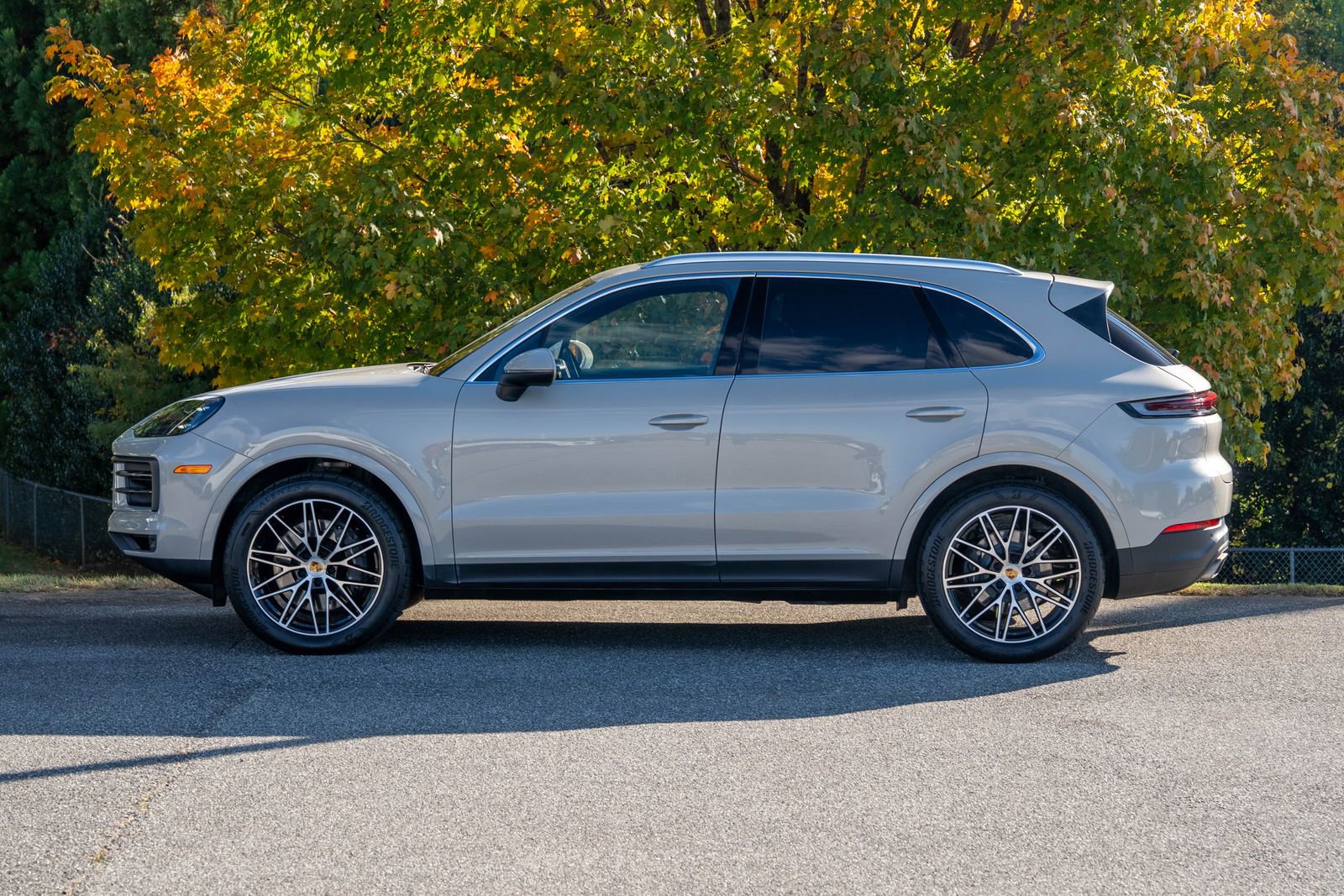 Certified 2024 Porsche Cayenne image 2
