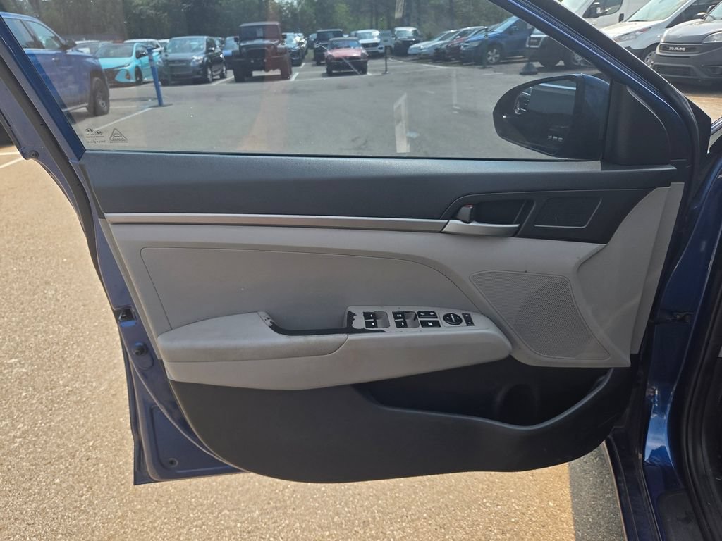 Used 2017 Hyundai Elantra SE FWD image 14
