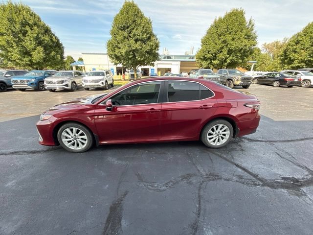 Used 2022 Toyota Camry LE w/ Convenience Package FWD image 5