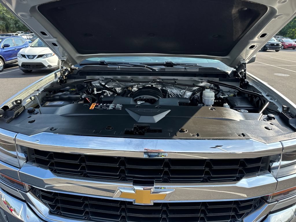 Used 2017 Chevrolet Silverado 1500 LT w/ All Star Edition AWD/4WD image 11