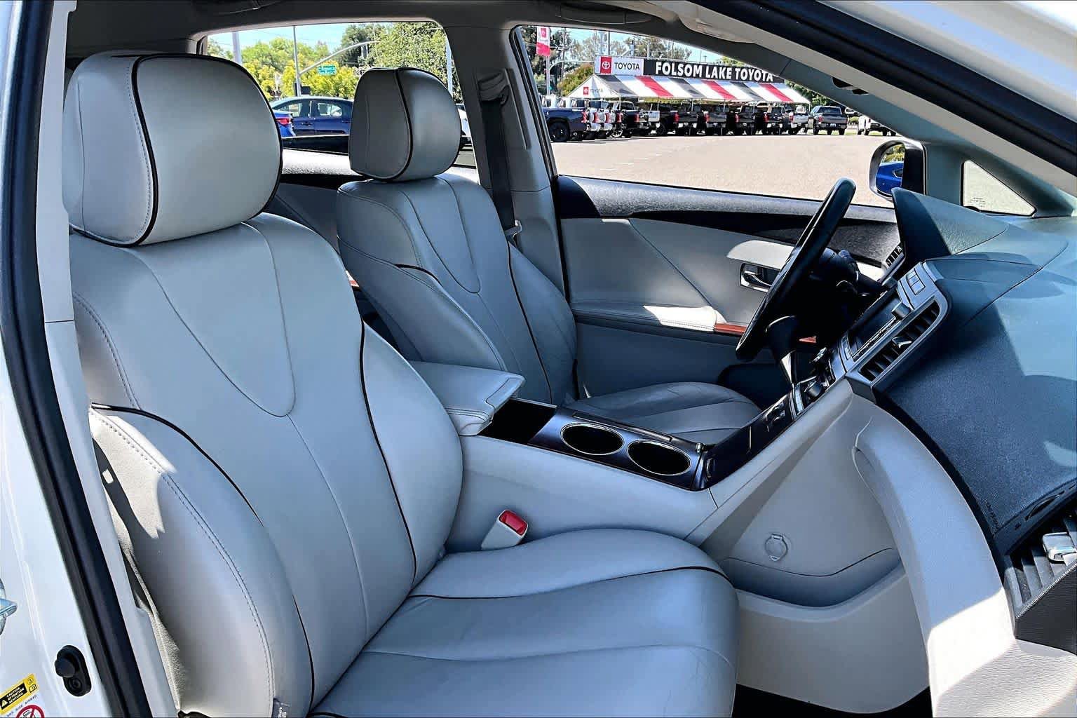 Used 2011 Toyota Venza AWD w/ Premium Pkg #2 image 8