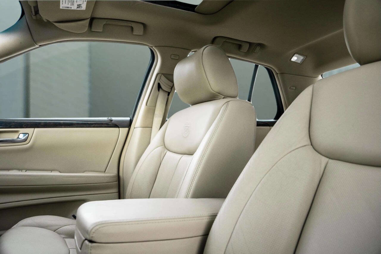 Used 2008 Cadillac DTS Luxury II w/ Sun And Sound Package image 23