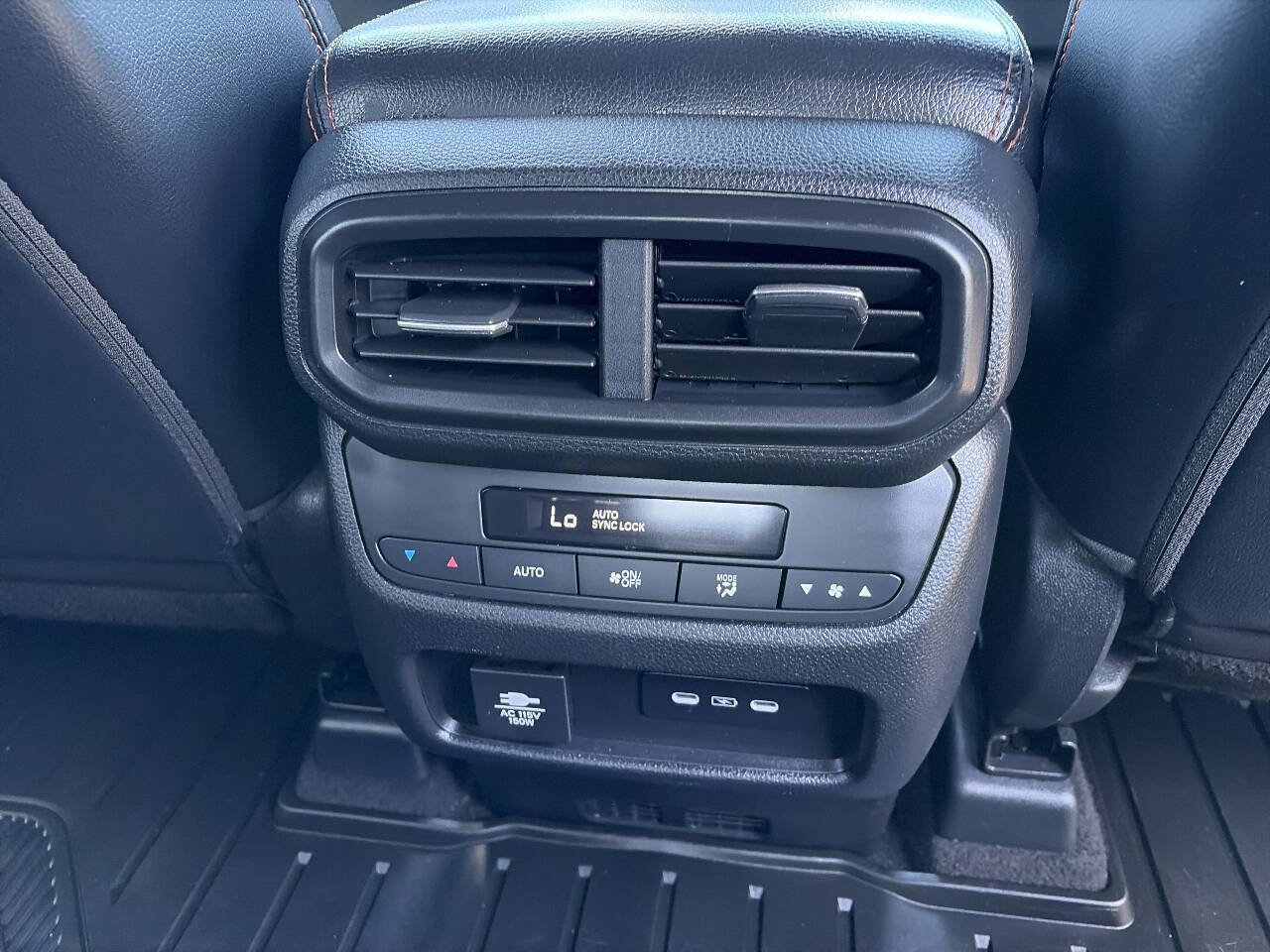 Used 2025 Honda Pilot TrailSport image 30