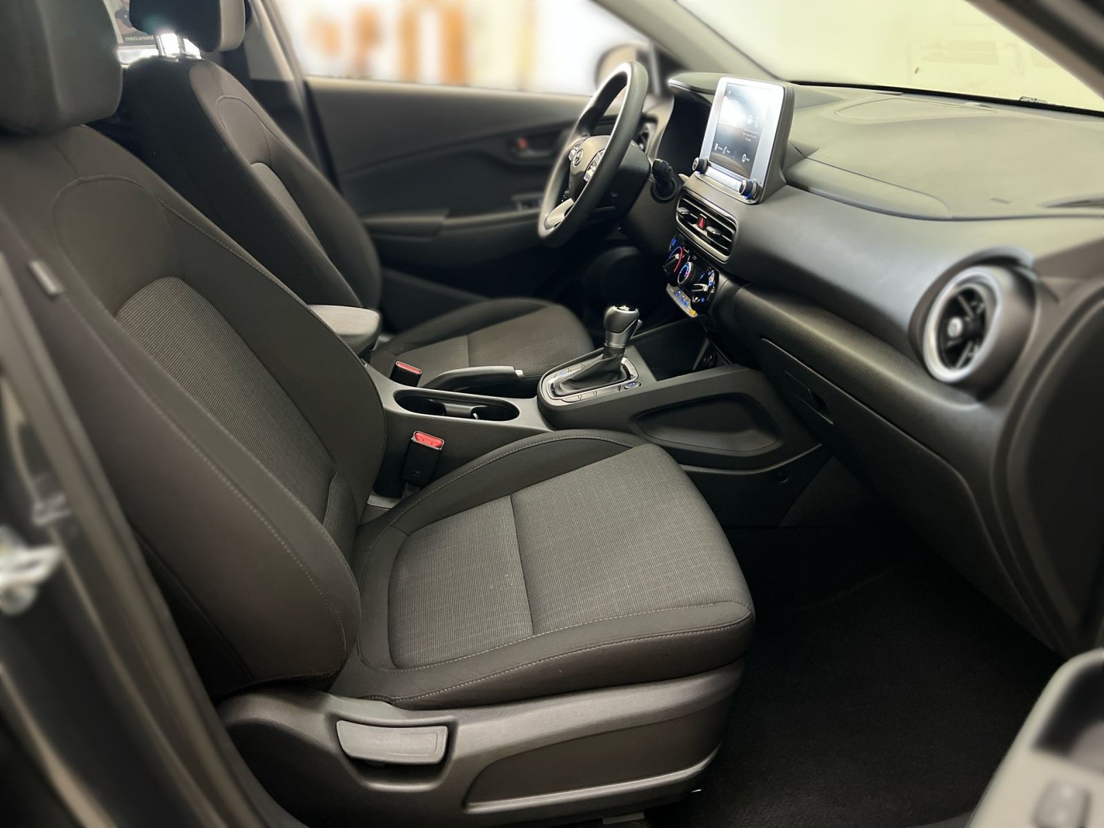 Used 2022 Hyundai Kona SEL AWD/4WD image 25