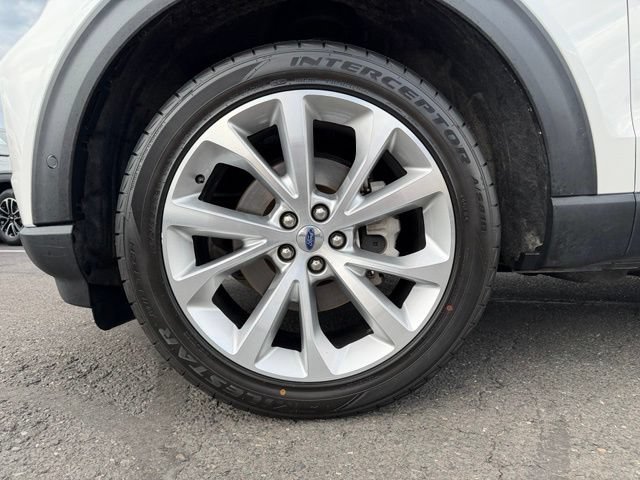 Used 2022 Ford Explorer Platinum w/ Equipment Group 601A AWD/4WD image 4