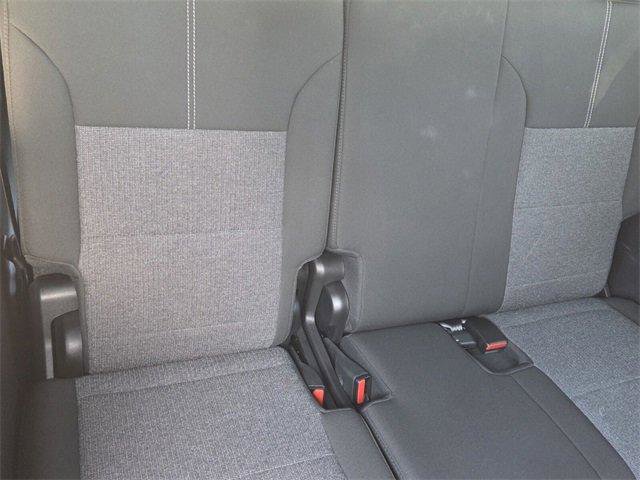 Used 2025 GMC Acadia Elevation image 16