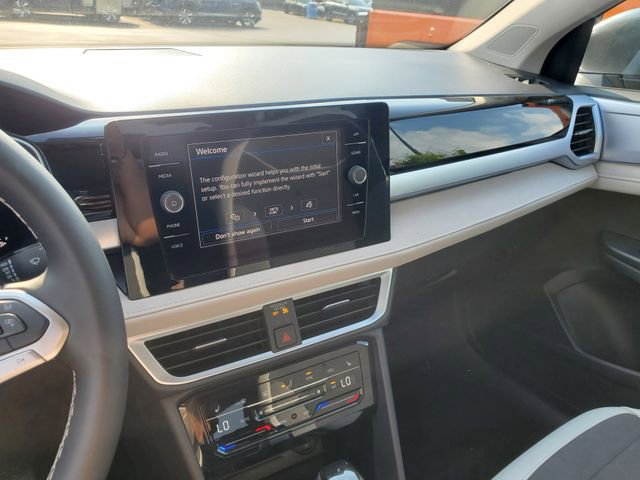 New 2025 Volkswagen Taos SE image 23