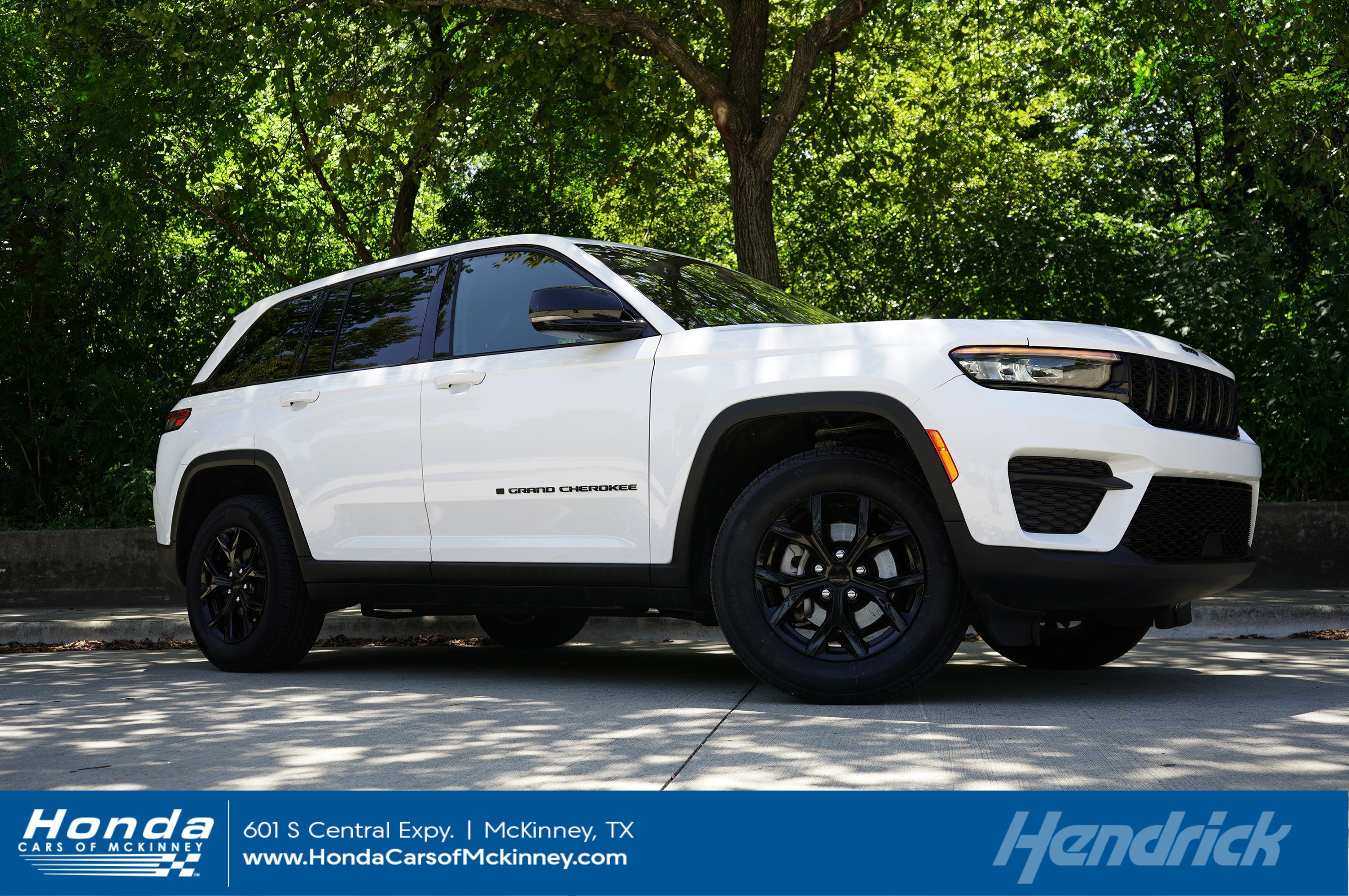 Used 2024 Jeep Grand Cherokee Altitude