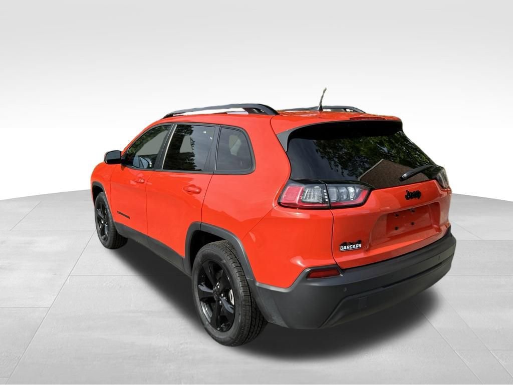 Used 2021 Jeep Cherokee Latitude Plus AWD/4WD image 3