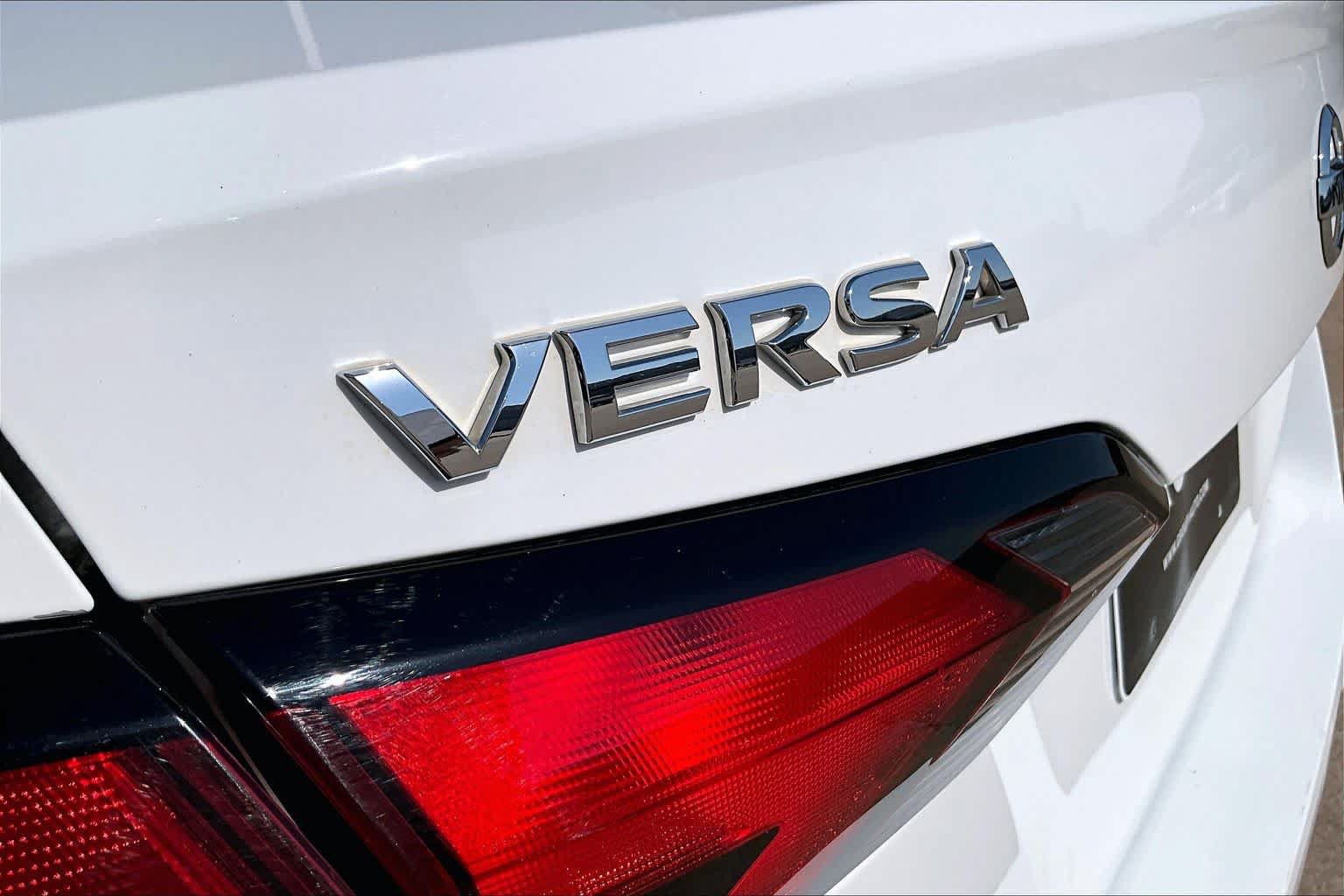 Used 2021 Nissan Versa S FWD image 10