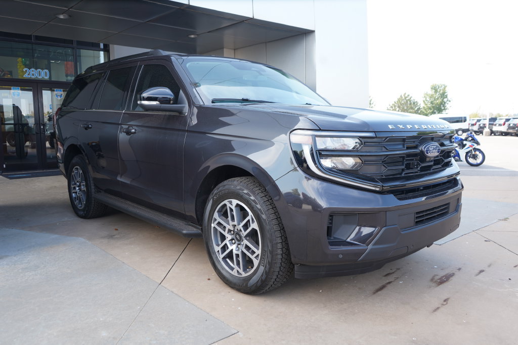 New 2026 Ford Expedition Active AWD/4WD image 3