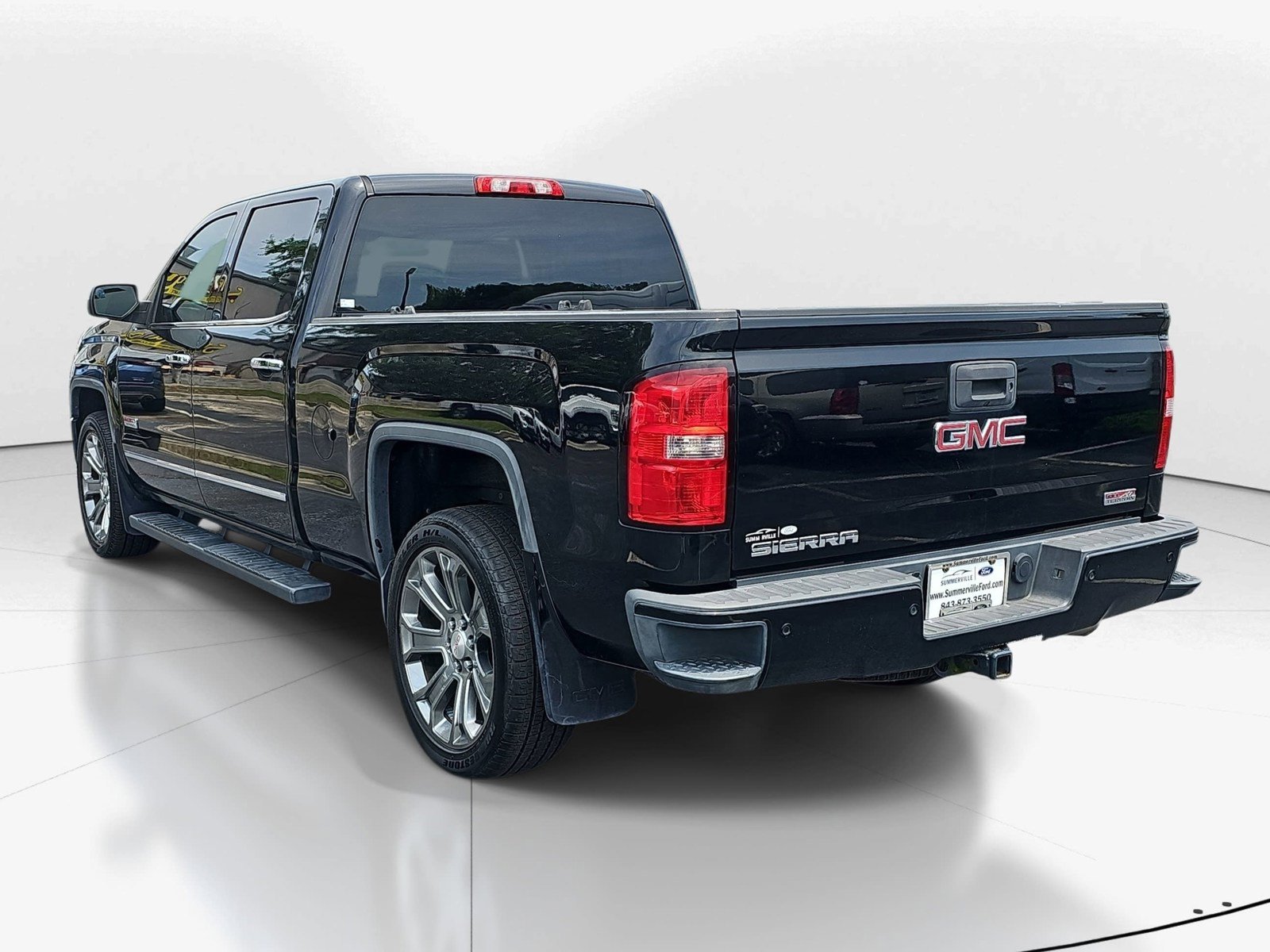 Used 2015 GMC Sierra 1500 SLE w/ All-Terrain Package AWD/4WD image 5