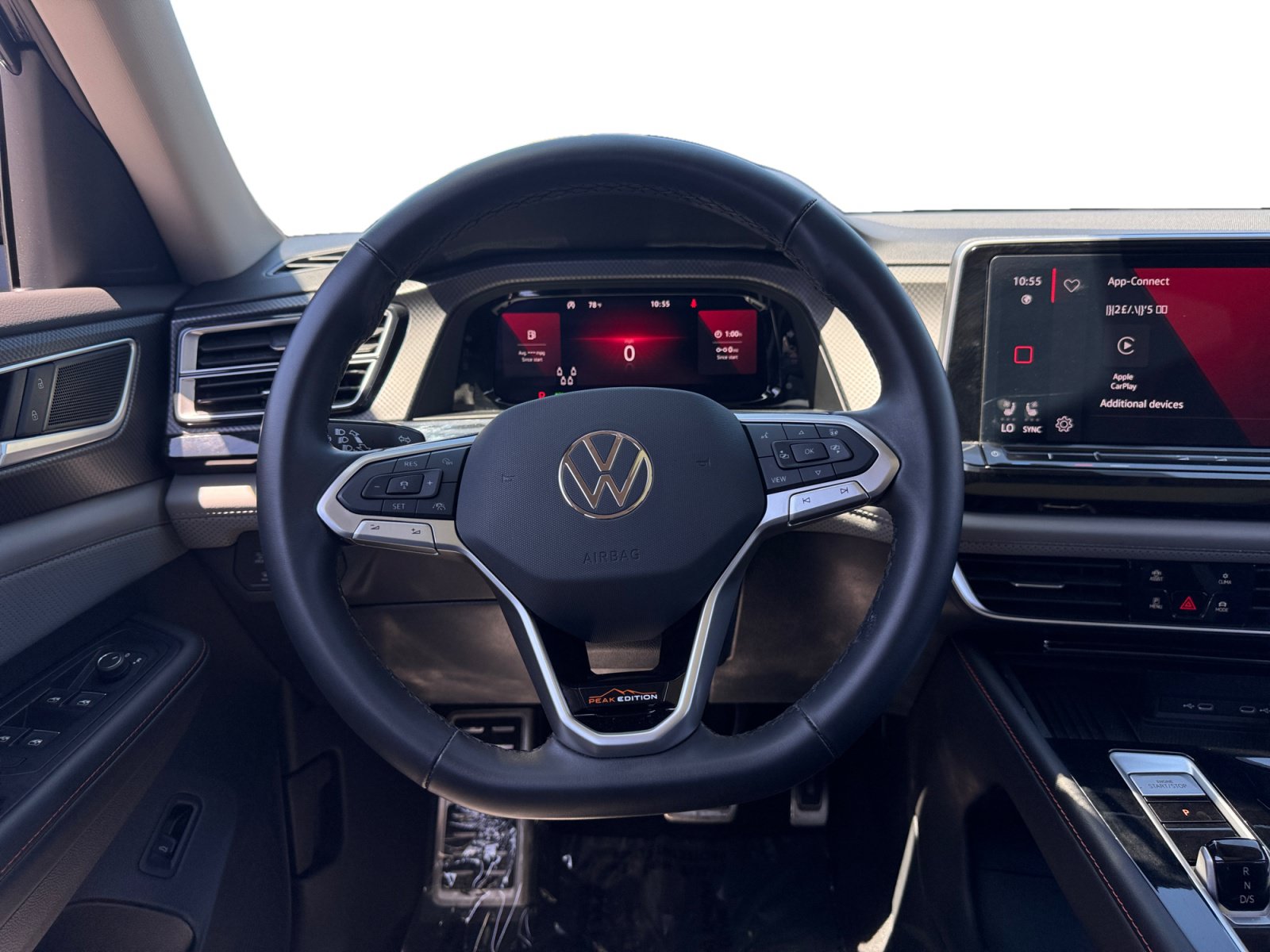 Used 2025 Volkswagen Atlas Peak Edition SE AWD/4WD image 12