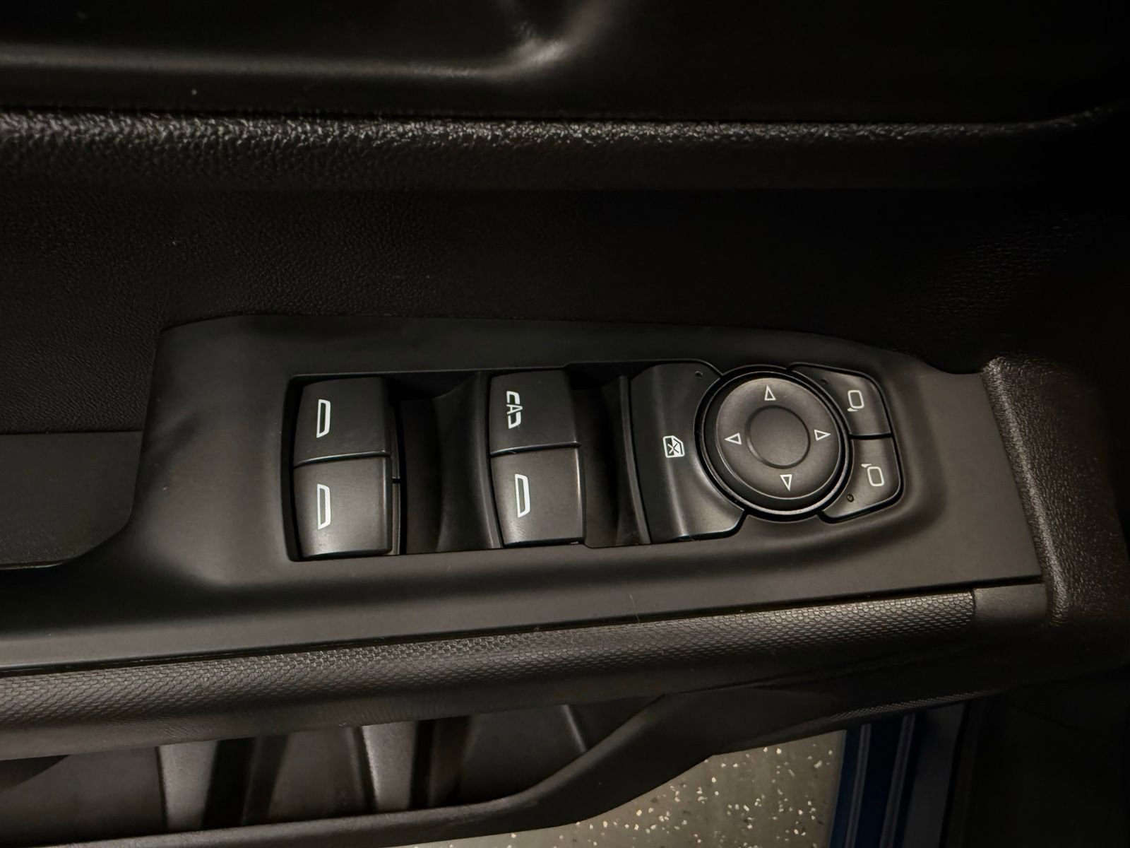 Used 2023 Chevrolet Silverado 1500 Custom Trail Boss w/ LPO, Dark Essentials Package image 10