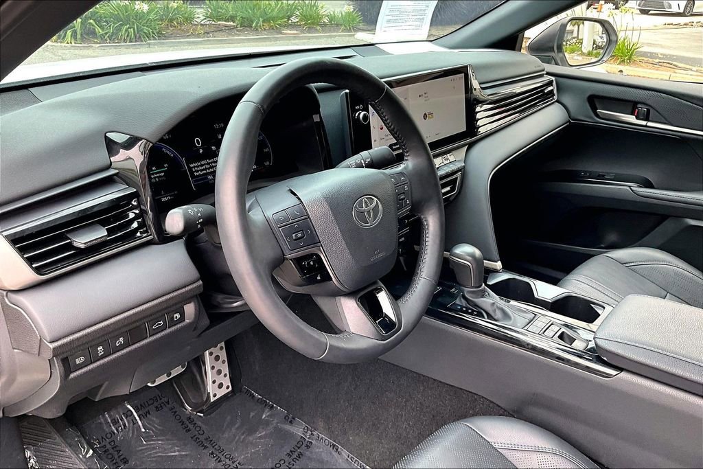 Used 2025 Toyota Camry XSE FWD image 17