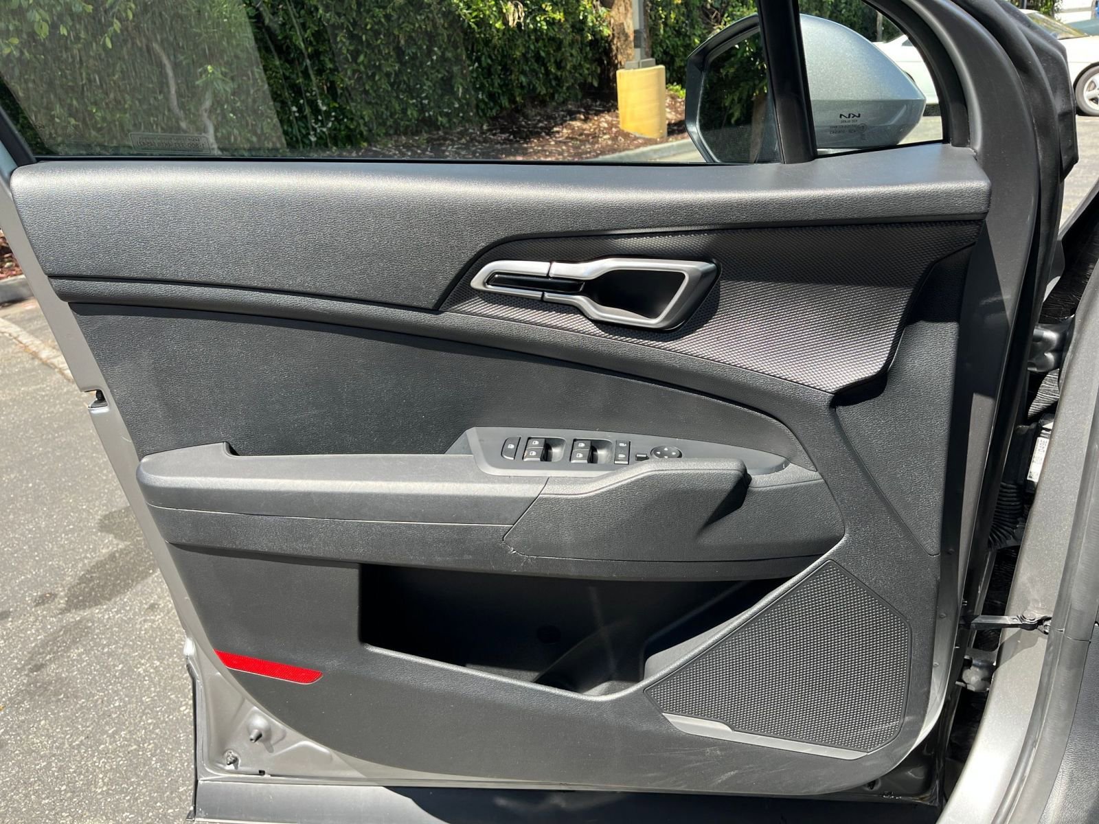 Used 2025 Kia Sportage LX image 18