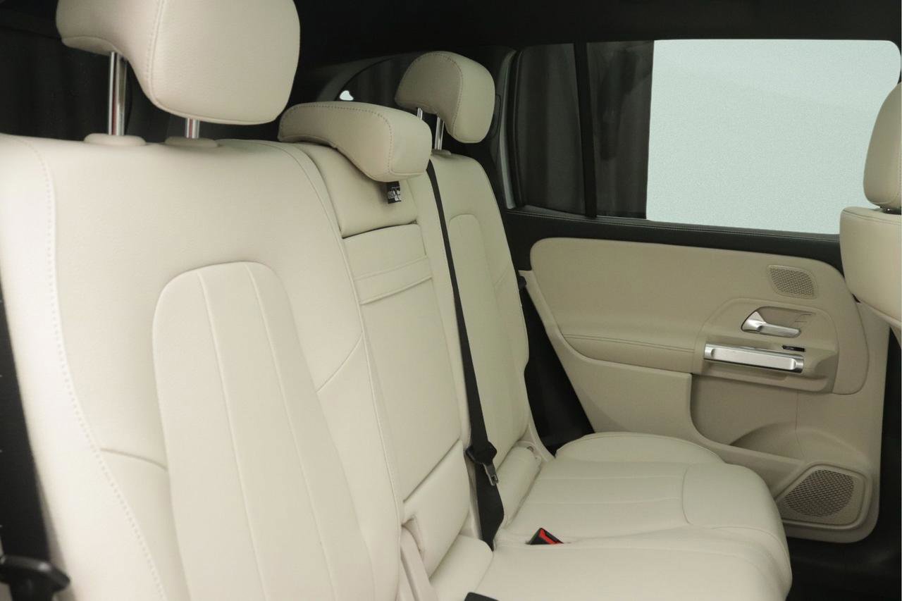 New 2026 Mercedes-Benz GLB 250 image 8