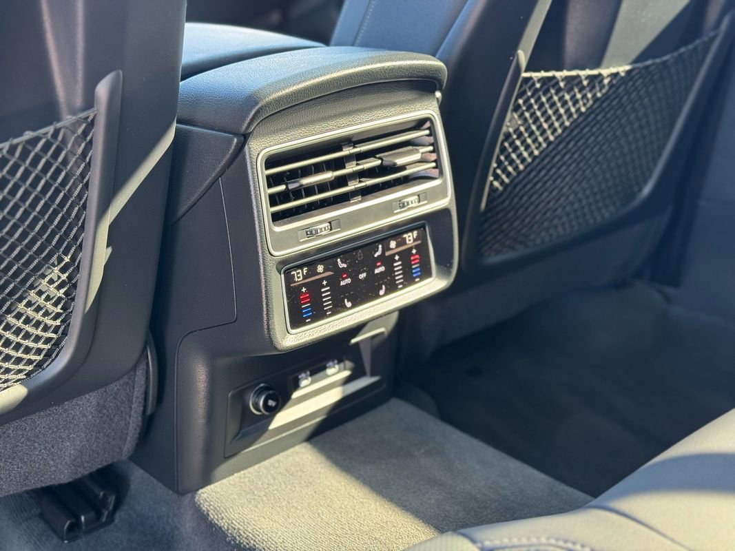 Used 2021 Audi Q8 Prestige image 25