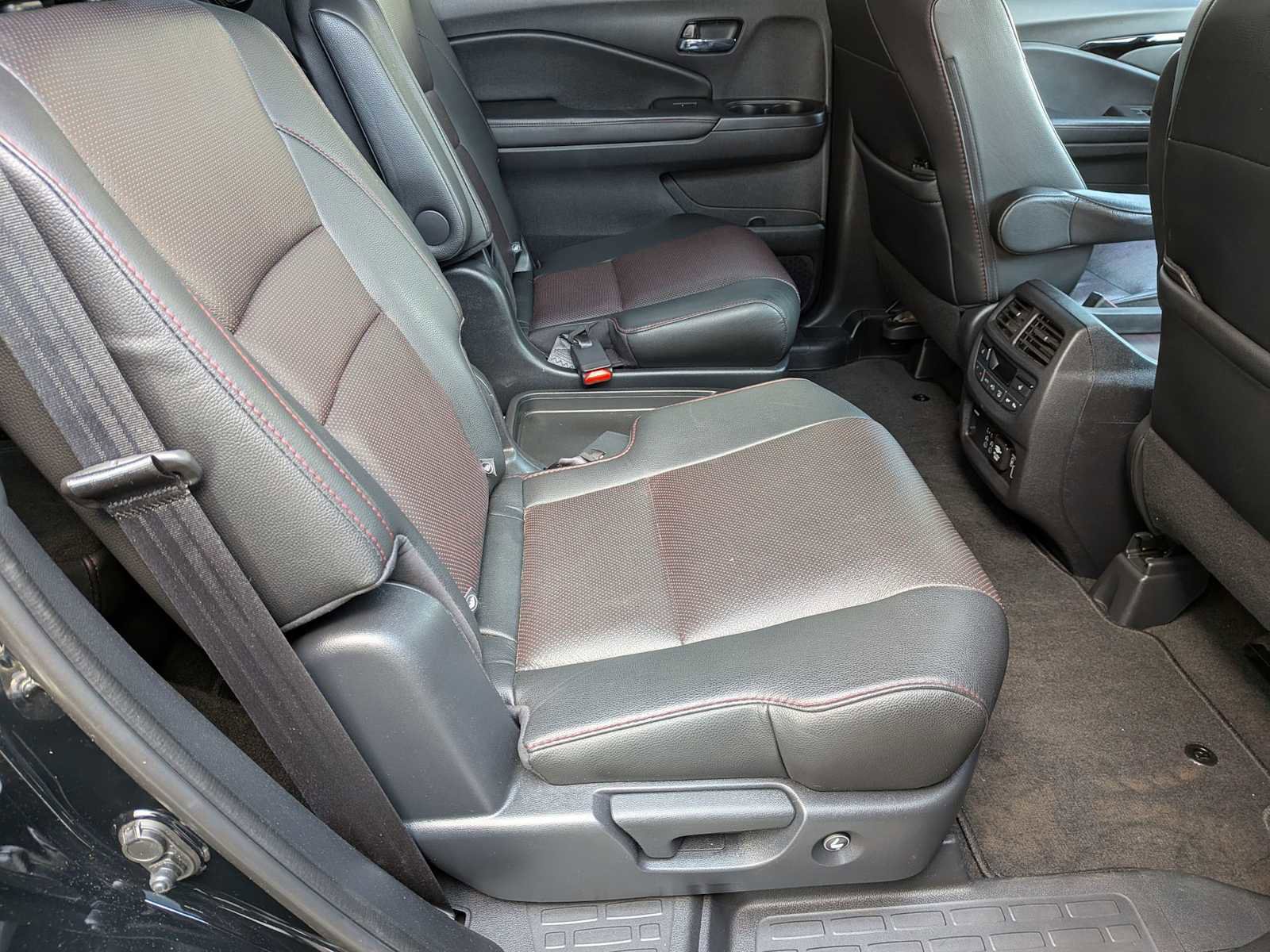 Used 2020 Honda Pilot Black Edition image 19