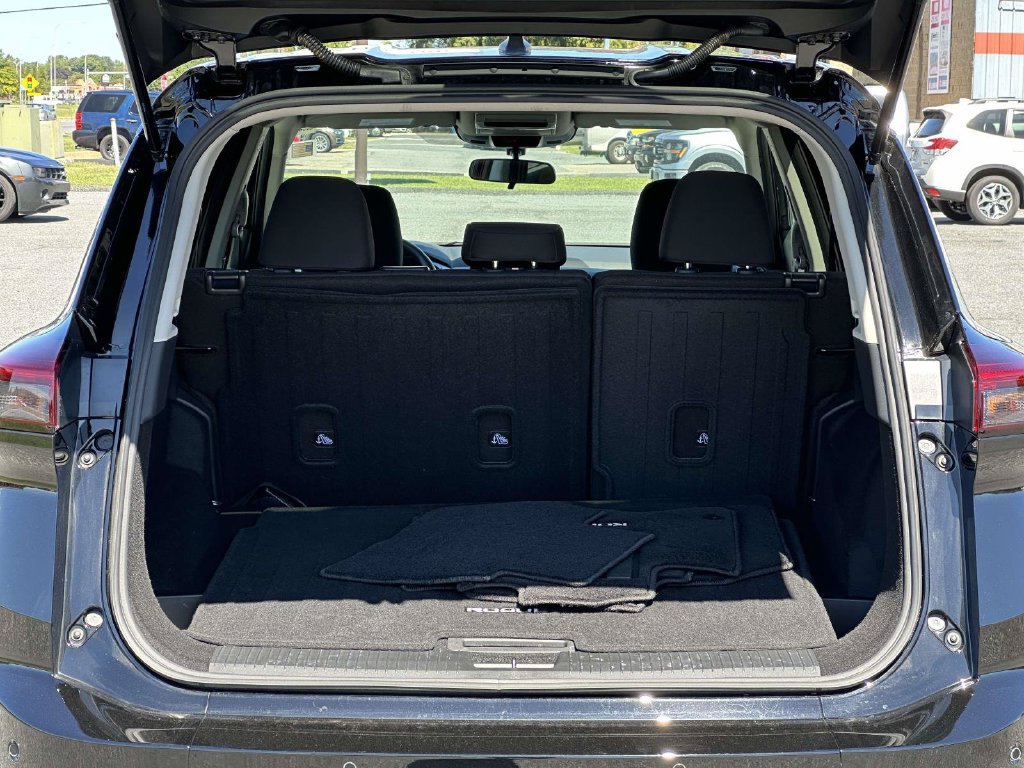 Used 2026 Nissan Rogue S FWD image 11