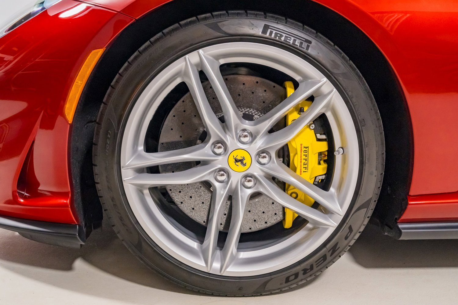 Used 2019 Ferrari 812 Superfast RWD image 12