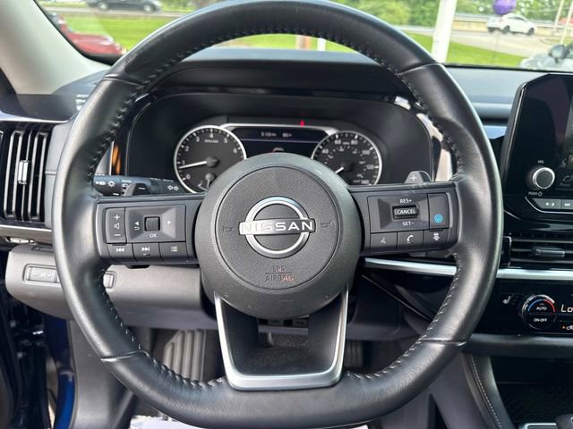 Used 2025 Nissan Pathfinder SV FWD image 27