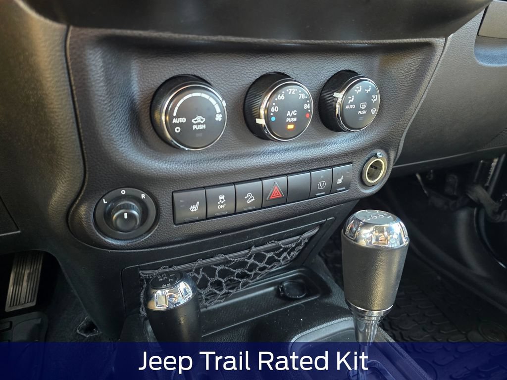 Used 2017 Jeep Wrangler Unlimited Rubicon AWD/4WD image 23