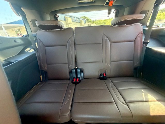 Used 2022 Chevrolet Tahoe High Country RWD image 12