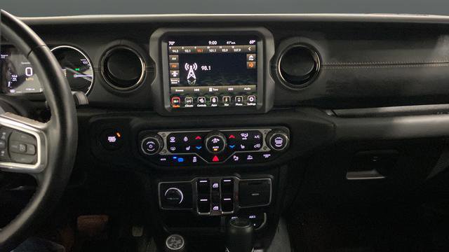 Used 2022 Jeep Wrangler Unlimited Sahara AWD/4WD image 12