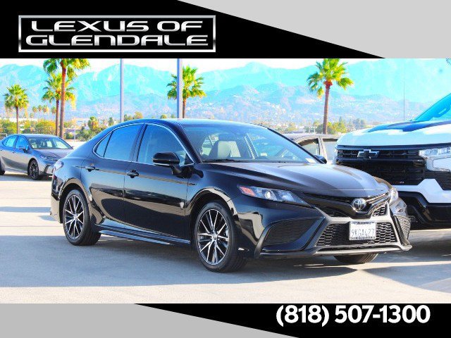 Used 2024 Toyota Camry SE w/ Convenience Package FWD image 1