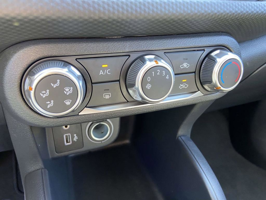 Used 2025 Nissan Kicks Play S image 25