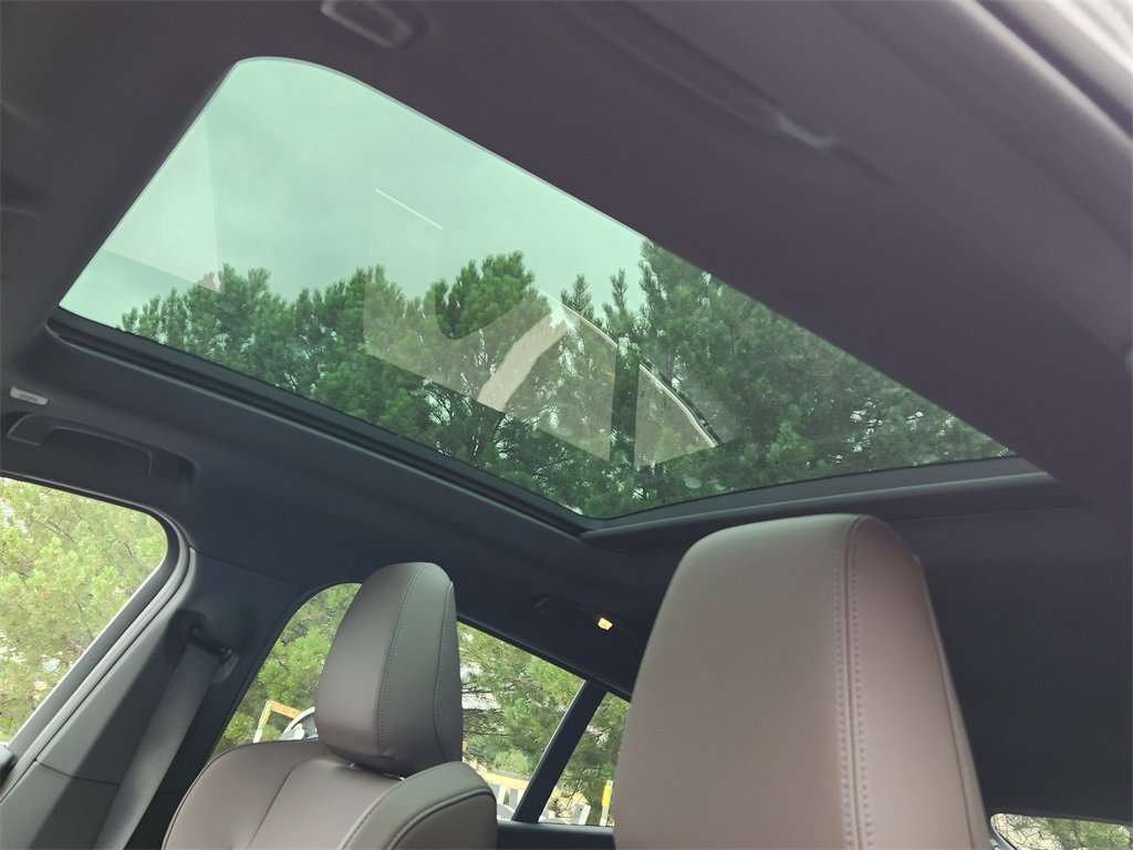 New 2025 BMW X2 xDrive28i image 18