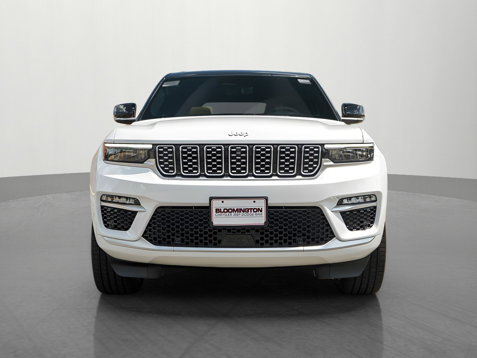 New 2025 Jeep Grand Cherokee Summit image 2