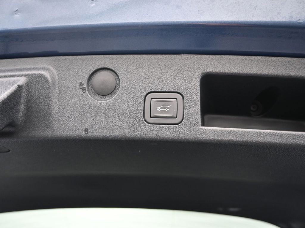 Used 2025 Chevrolet Equinox LT w/ Convenience Package II image 23