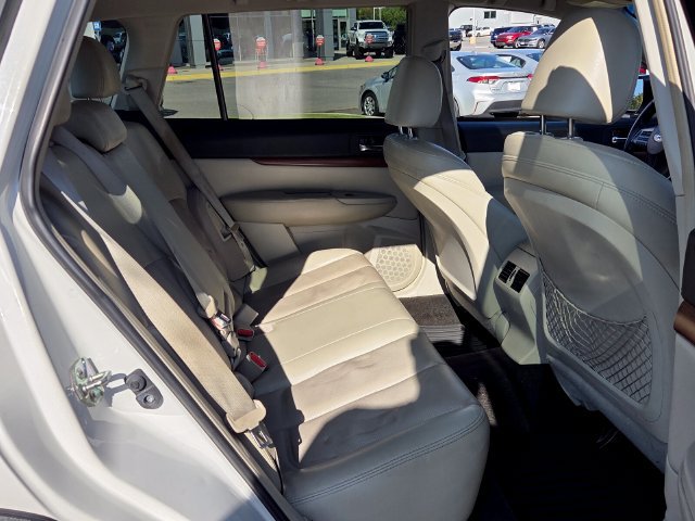 Used 2014 Subaru Outback 2.5i Limited w/ Moonroof Package AWD/4WD image 15