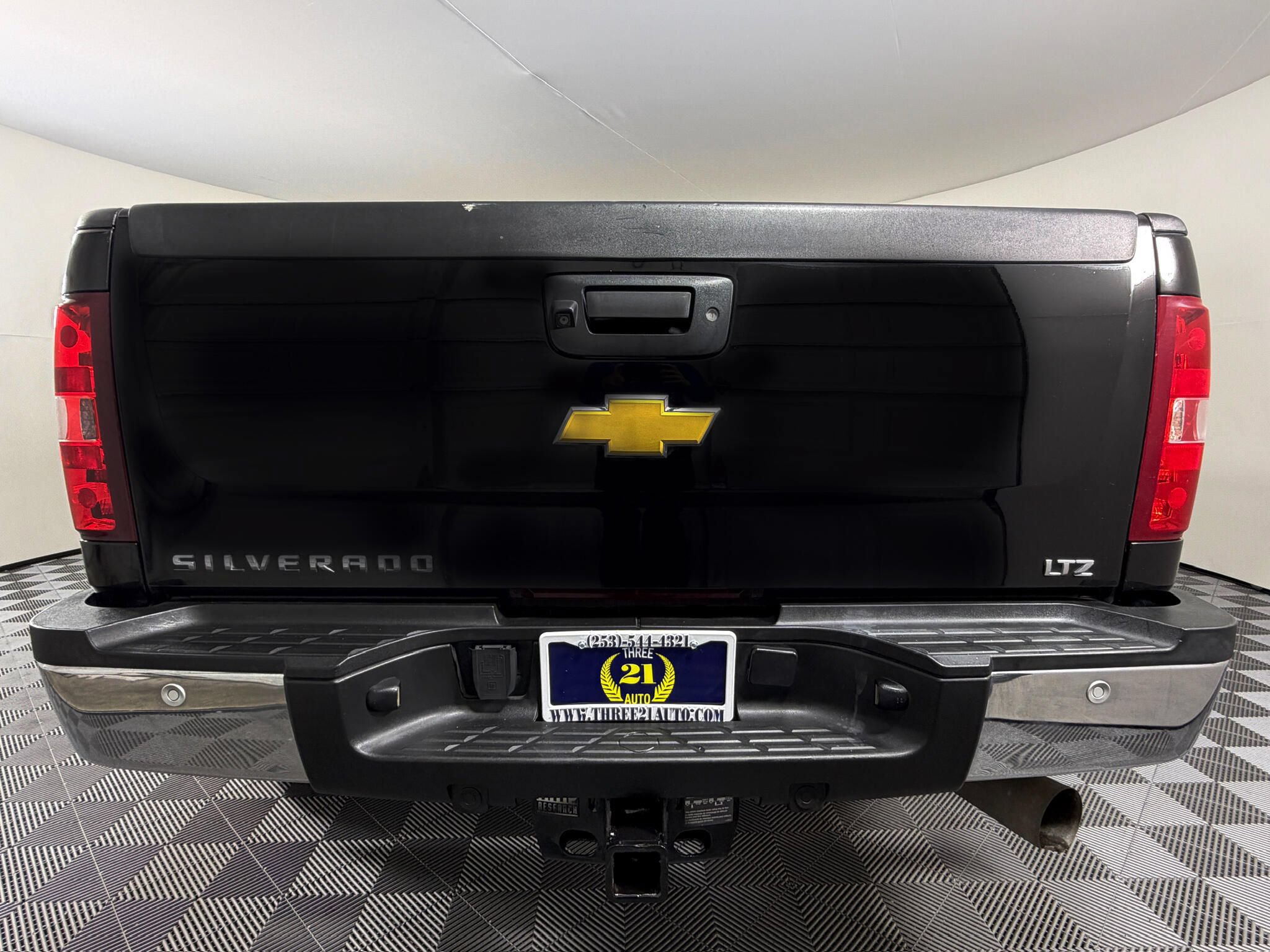 Used 2012 Chevrolet Silverado 3500 LTZ w/ LTZ Plus Package AWD/4WD image 18