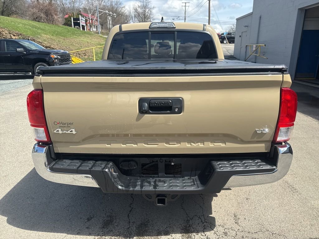 Used 2016 Toyota Tacoma SR5 w/ SR5 Appearance Package (SN) image 4